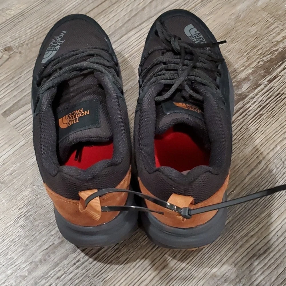 The North Face Mountain Sneakers II Size 8